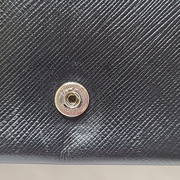 Salvatore Ferragamo Black Snap Wallet - Picture 7 of 16